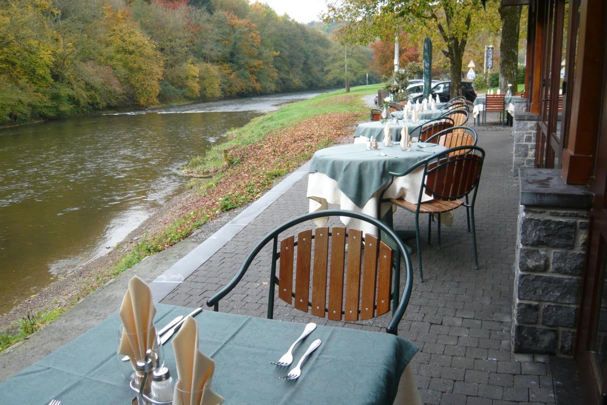 Hotel/Restaurant A La Ferme Ferrieres Bagian luar foto